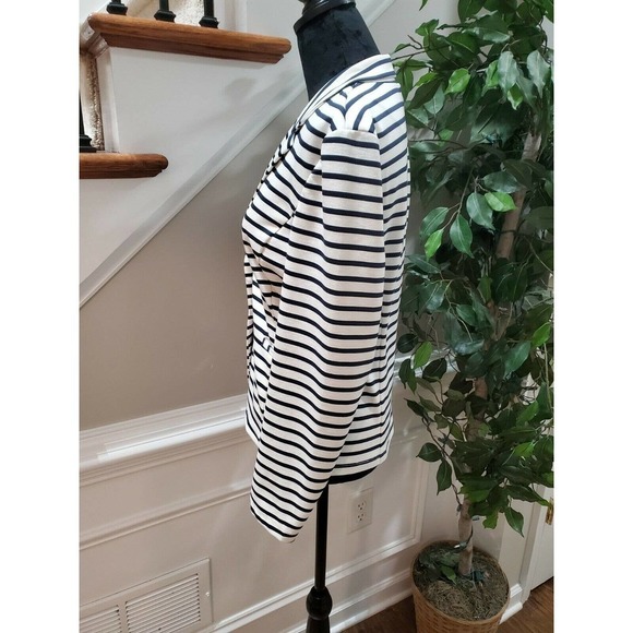 Only Women's Blue & White Two Buttons Long Sleeve Single Breasted Fitted Blazer - Picture 6 of 11